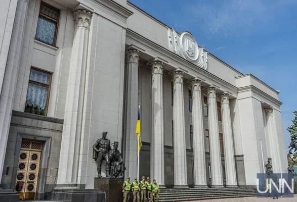 У Верховній Раді шукають вибухівку